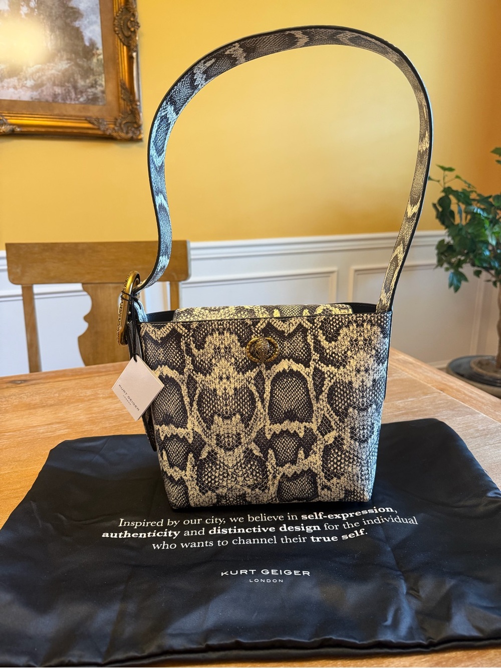 🆕 Kurt Geiger Black and Cream Snake-Print Shoulder Bag